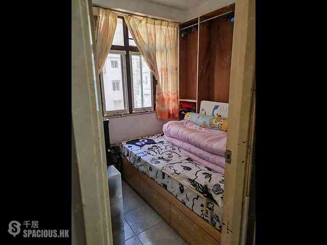 Sheung Wan - Wah Koon Building 05