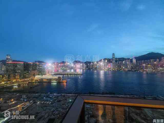 West Kowloon - The Arch Sky Tower (Block 1) 01