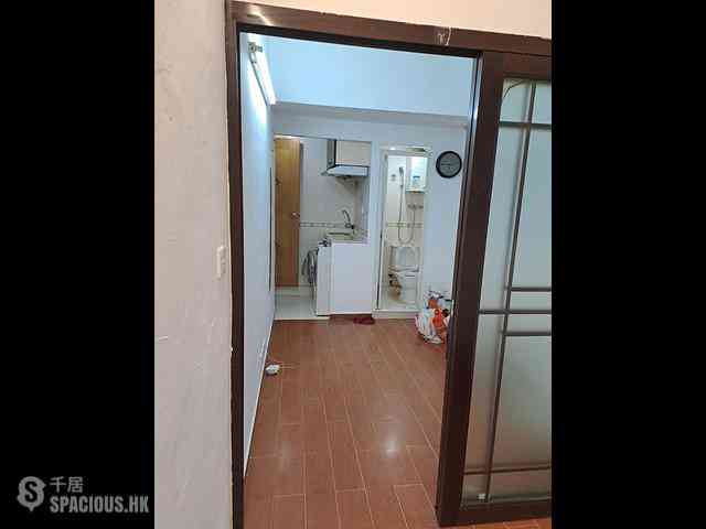 Mong Kok - Pak Cheung Building 02