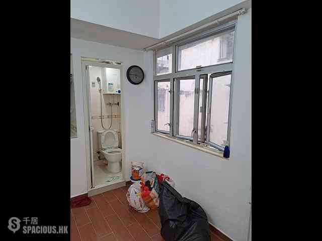 Mong Kok - Pak Cheung Building 03
