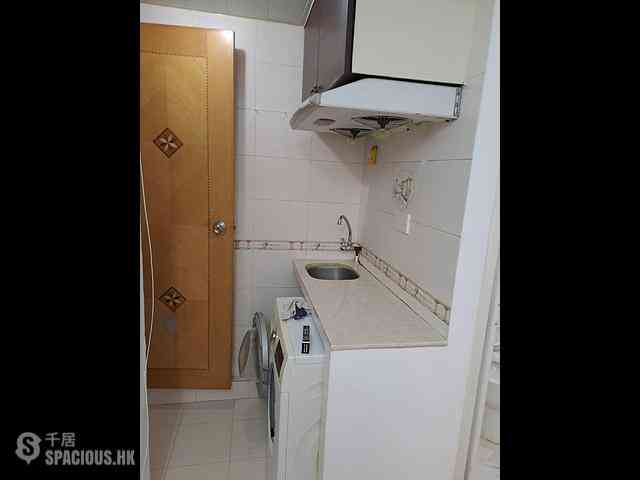 Mong Kok - Pak Cheung Building 05