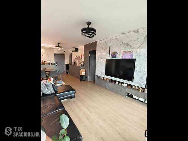 Tung Chung - Caribbean Coast Phase 1 Monterey Cove Tower 1 02