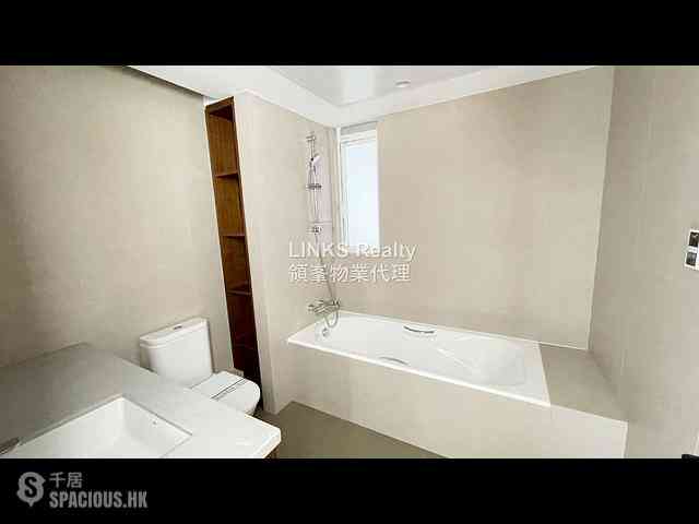 Chung Hom Kok - Hillgrove 03