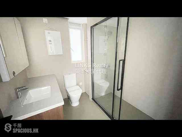 Chung Hom Kok - Hillgrove 05