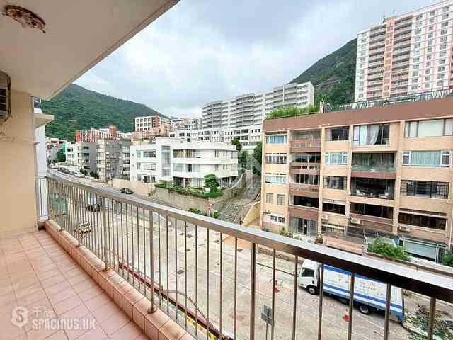 Happy Valley - Antonia House 03