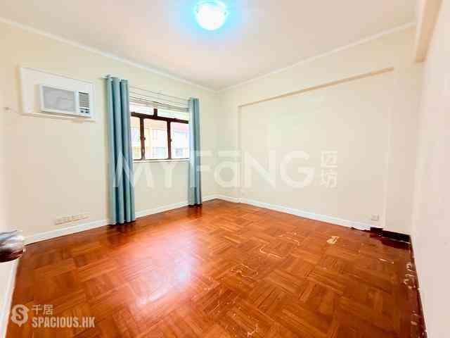 Happy Valley - Antonia House 07