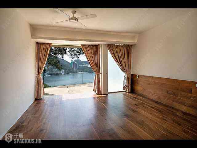 Repulse Bay - The Beachfront 03