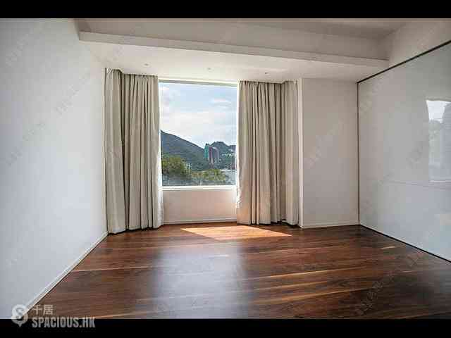 Repulse Bay - The Beachfront 06
