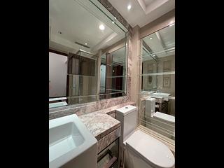 Wan Chai - The Avenue Phase 2 Block 3 05