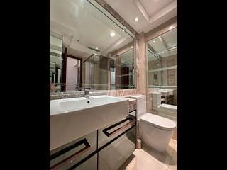 Wan Chai - The Avenue Phase 2 Block 3 06