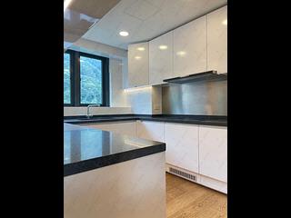 Mid Levels Central - Tavistock II 13