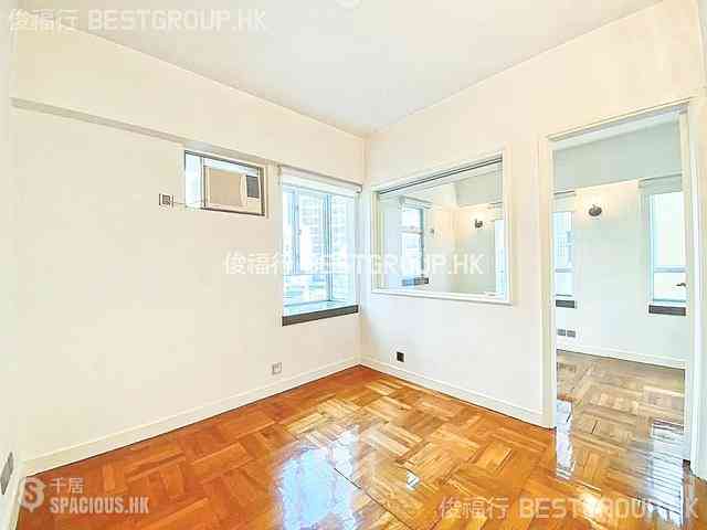 Mid Levels Central - Windsor Court 06