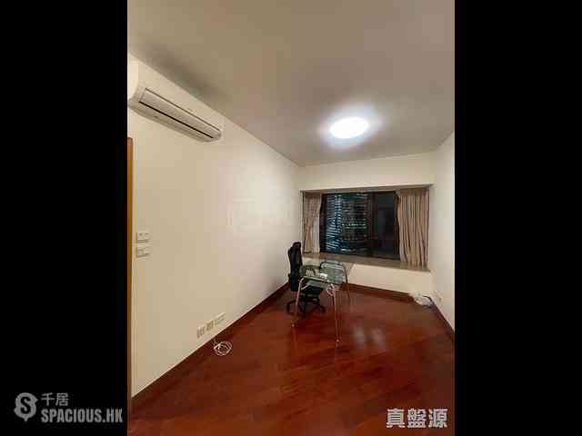 West Kowloon - The Arch Star Tower (Block 2) 03