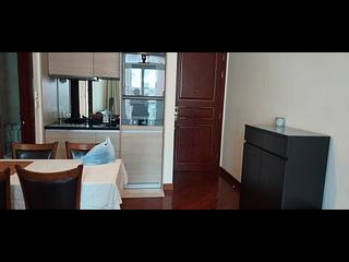 Wan Chai - The Avenue Phase 2 Block 2 05