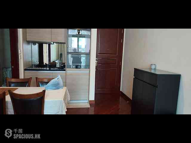 Wan Chai - The Avenue Phase 2 Block 2 05