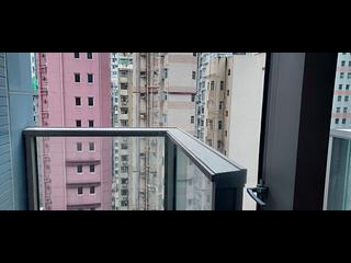 Wan Chai - The Avenue Phase 2 Block 2 07