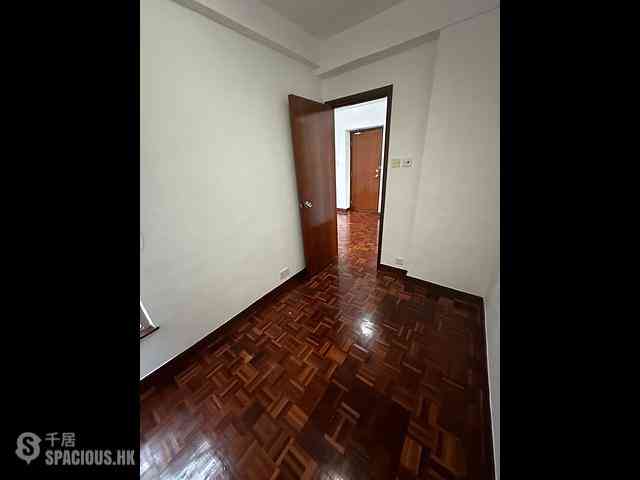 Mong Kok - Orchid Court 04