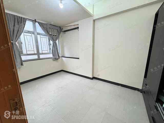 Happy Valley - 10-12, Yuen Yuen Street 04
