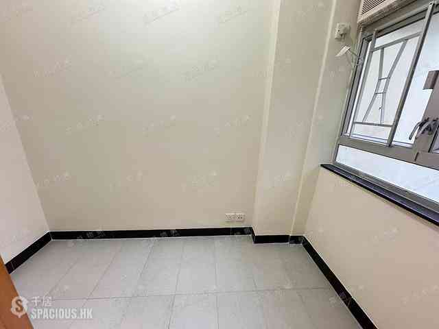 Happy Valley - 10-12, Yuen Yuen Street 05