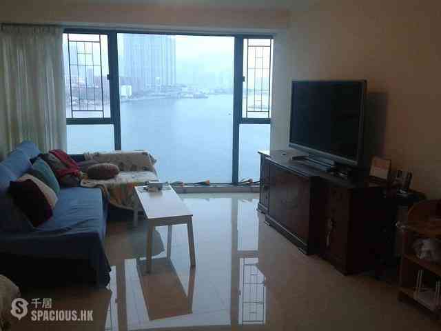 Hung Hom - Laguna Verde Phase 3 Costa Del Sol Block 15A 01