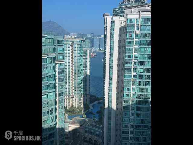 Hung Hom - Laguna Verde Phase 1 Green Wood Block 2 12