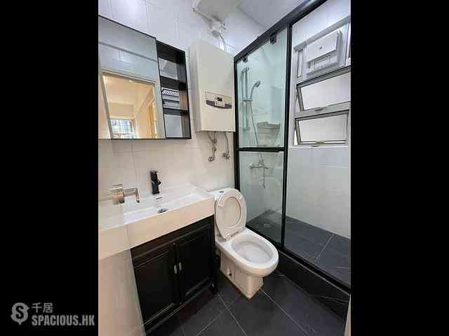 Wan Chai - Eastman Court 06
