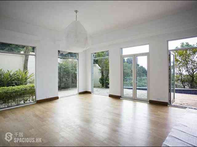 Repulse Bay - 110, Repulse Bay Road 02