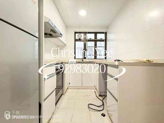 Happy Valley - Antonia House 04