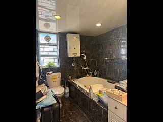 Pok Fu Lam - Baguio Villa Block 21 04