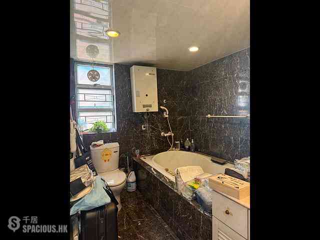 Pok Fu Lam - Baguio Villa Block 21 04