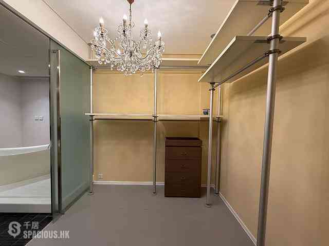 Mid Levels Central - Best View Court Block 68, Macdonnell Road 02