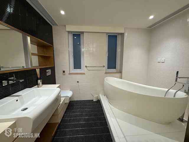 Mid Levels Central - Best View Court Block 68, Macdonnell Road 03