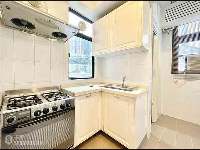 Happy Valley - Holly Court 05
