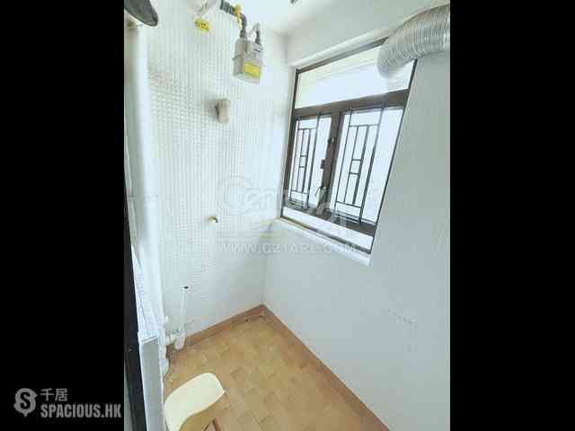Tai Hang - Ronsdale Garden 05
