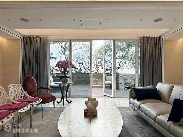 The Peak - Strawberry Hill 05