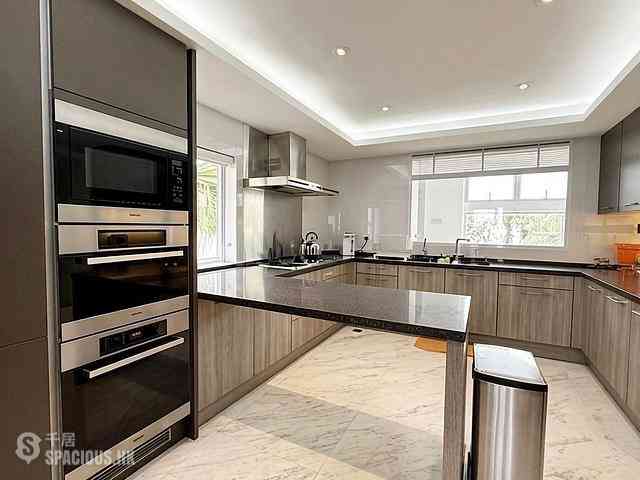 The Peak - Strawberry Hill 19