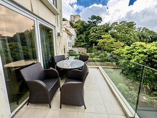 The Peak - Strawberry Hill 11