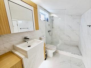 The Peak - Strawberry Hill 21