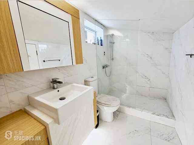 The Peak - Strawberry Hill 21