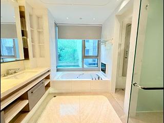 Mid Levels West - Cluny Park 15