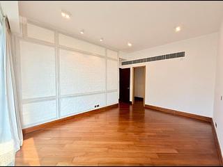 Mid Levels West - Cluny Park 17