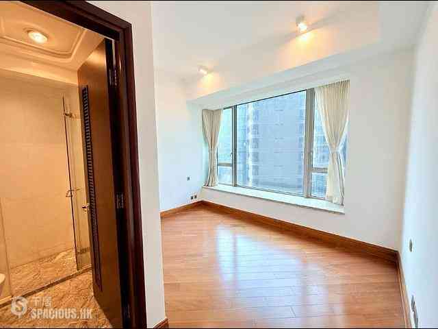 Mid Levels West - Cluny Park 11