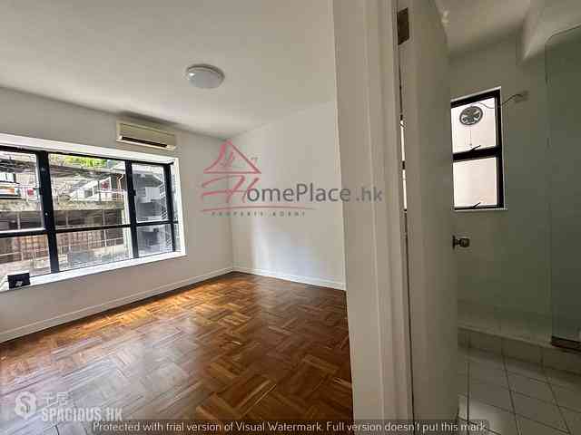 Mid Levels Central - Elegant Terrace 03