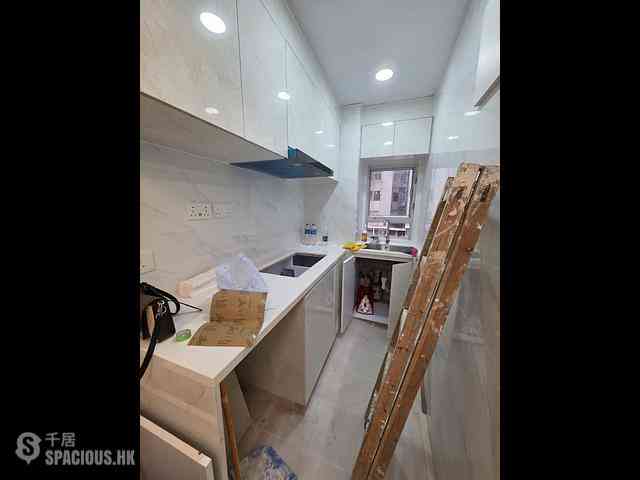 Wan Chai - Gold Jade Mansion 02