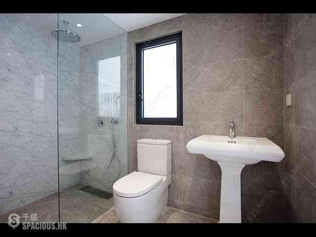 Sai Ying Pun - 35, Bonham Road 07
