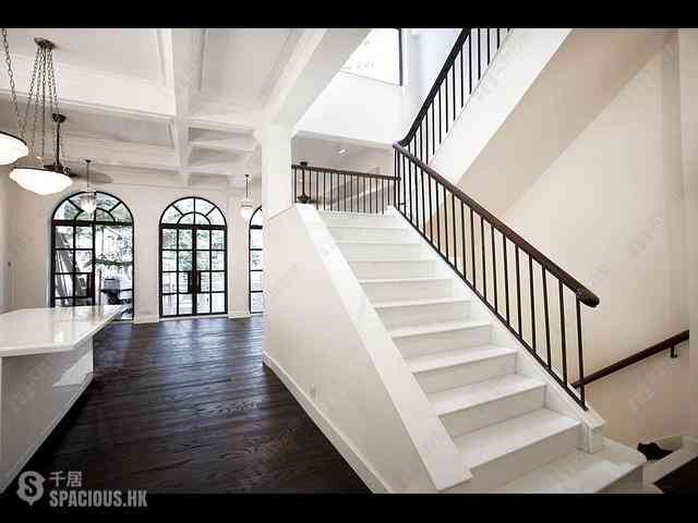 Sai Ying Pun - 35, Bonham Road 09