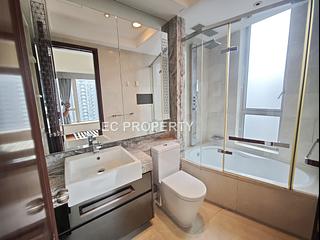 Wan Chai - The Avenue Phase 2 07