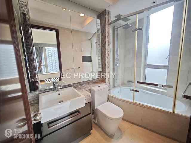 Wan Chai - The Avenue Phase 2 07