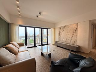 Mid Levels West - Realty Gardens 02