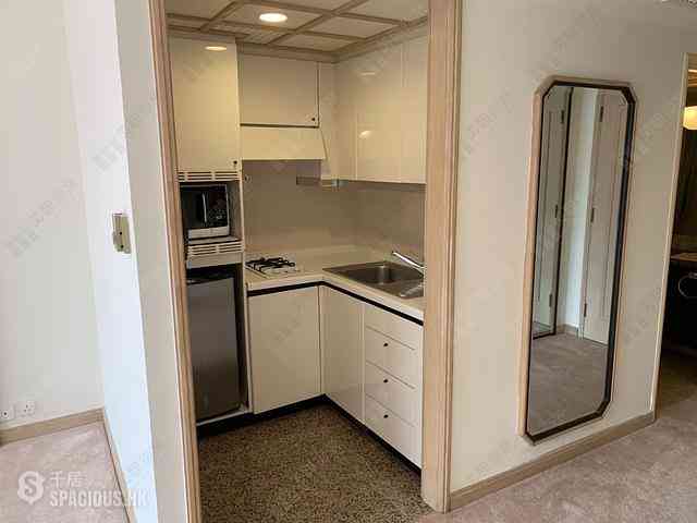 Wan Chai - Convention Plaza Apartments 05